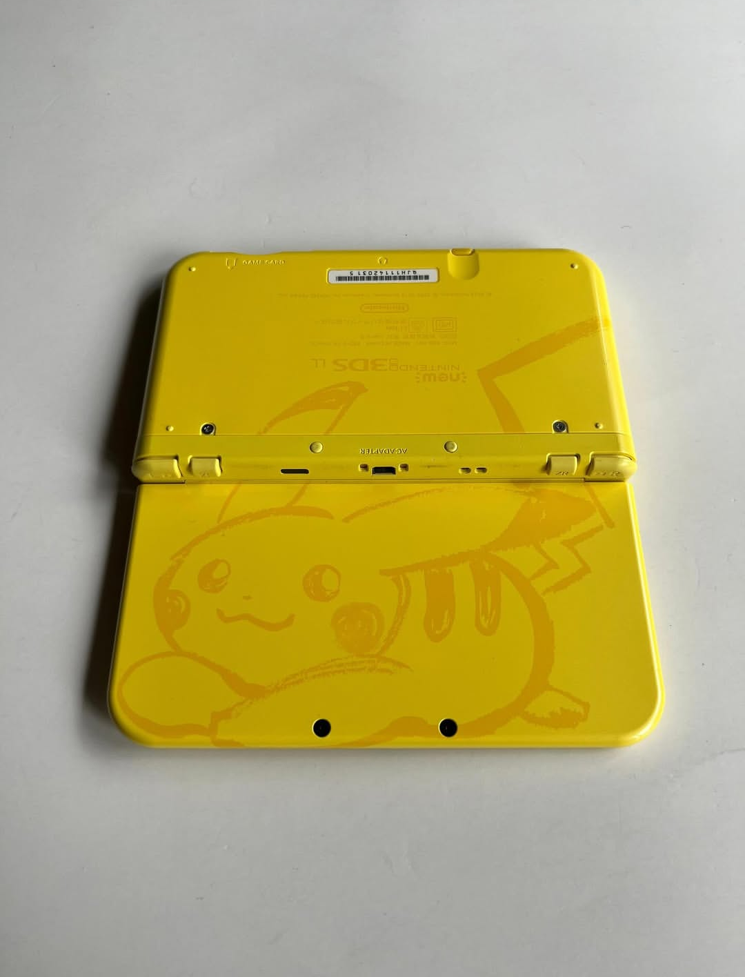 Nintendo New 3DS Pikachu (seminueva)