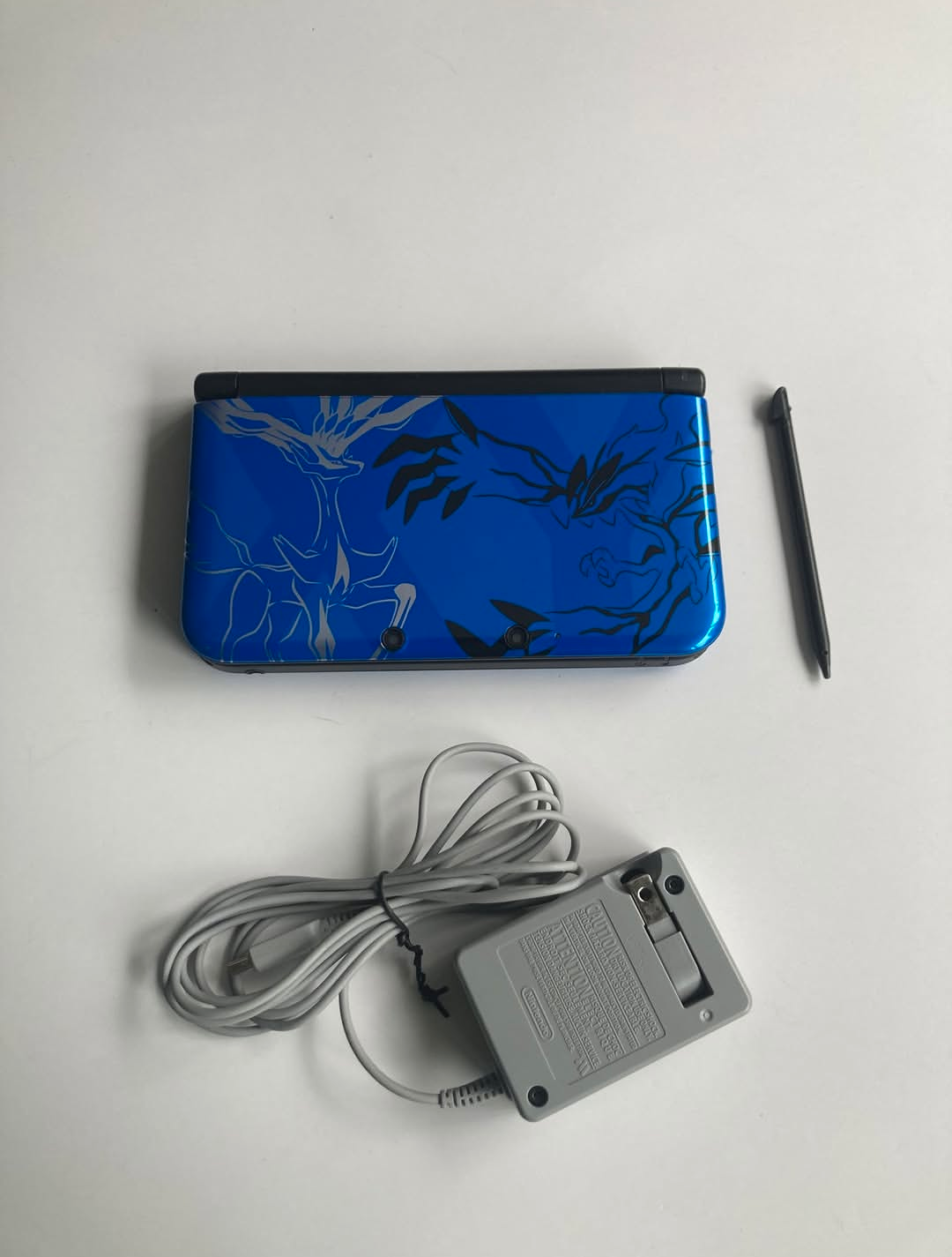 Nintendo 3Ds XL Pokémon X/Y (seminueva)